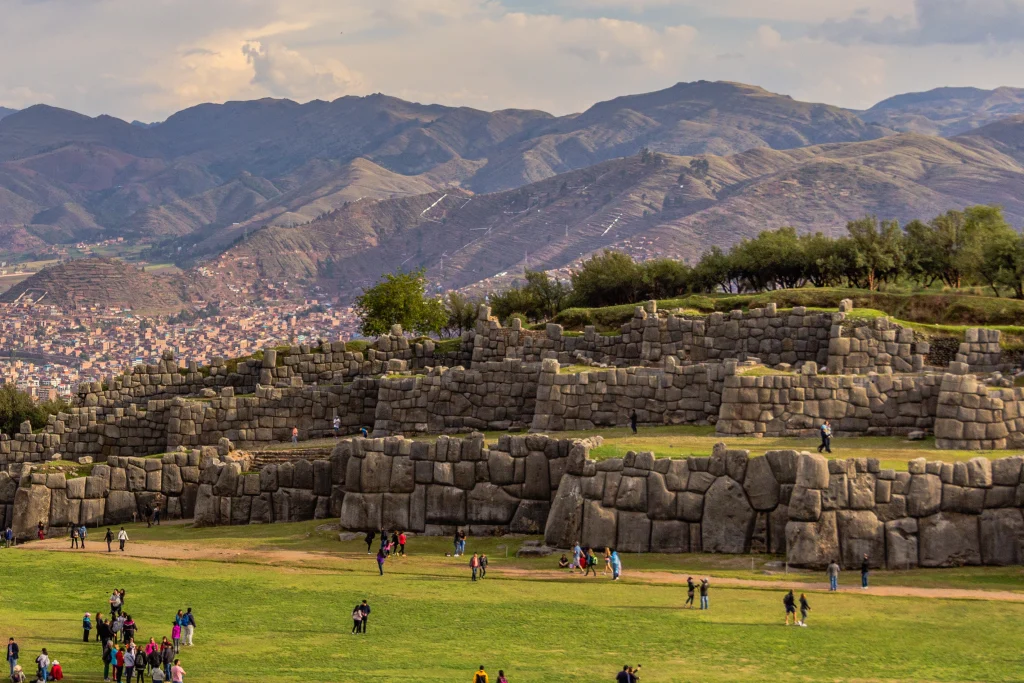 Cusco Milenario: Templos Incas y Fortalezas al Amanecer