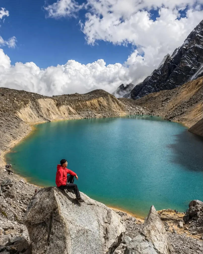 Laguna Inka Chiriaska: Turquesa Glaciar bajo el Salkantay